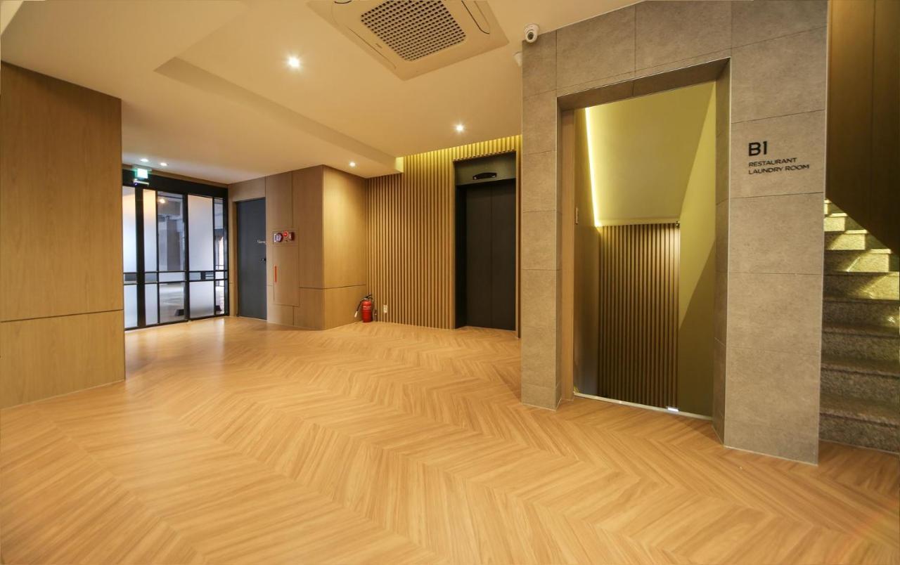 Hotel Lazy Heaven Changwon Bagian luar foto