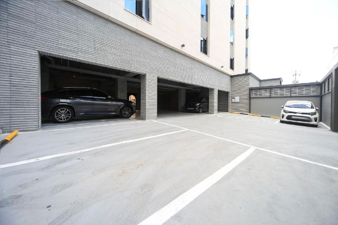 Hotel Lazy Heaven Changwon Bagian luar foto