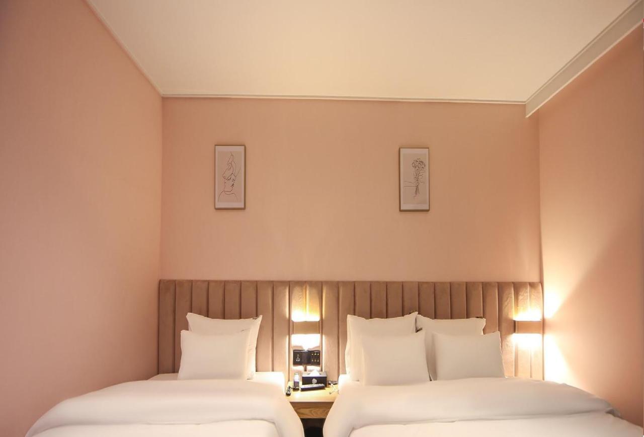 Hotel Lazy Heaven Changwon Bagian luar foto