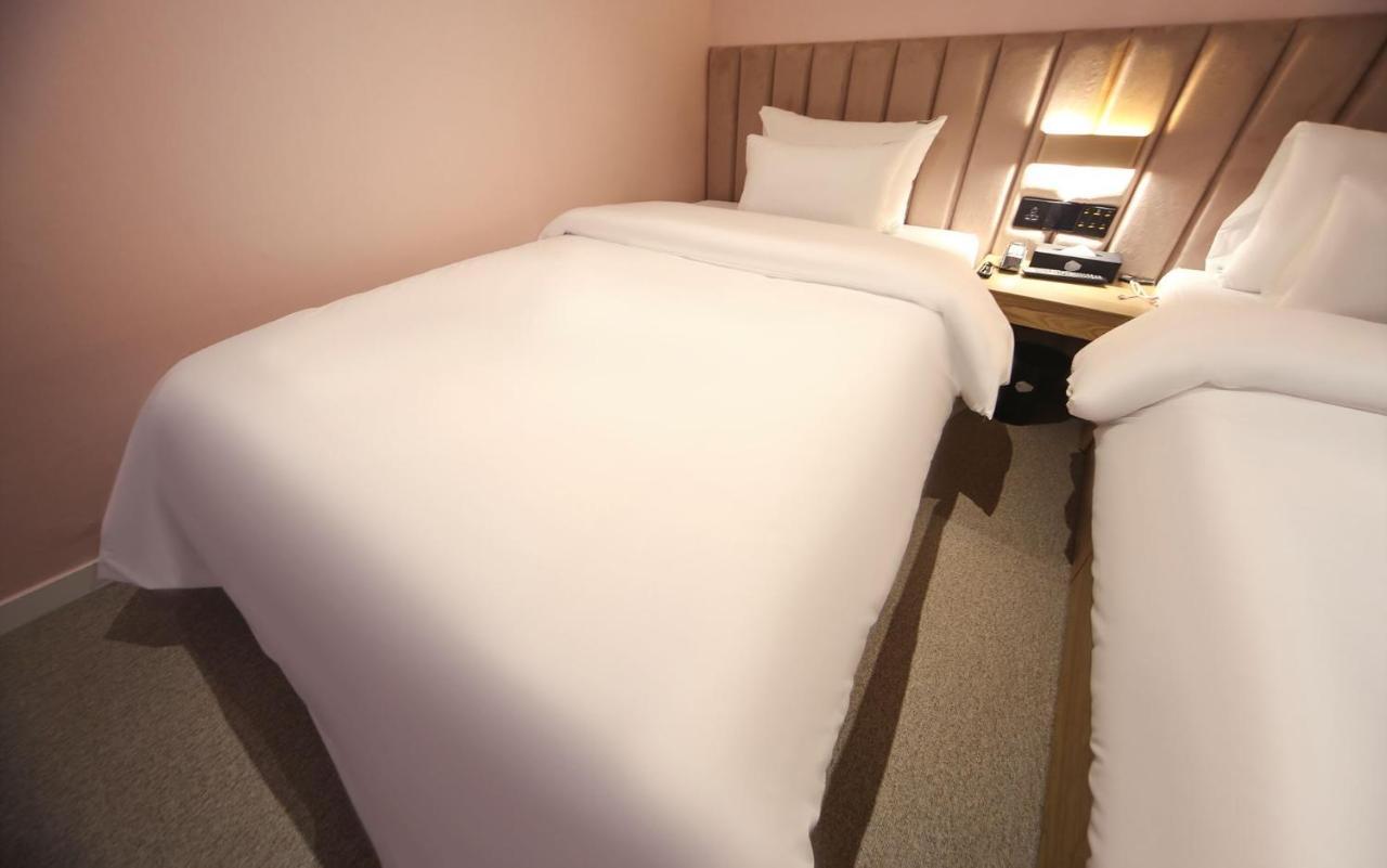 Hotel Lazy Heaven Changwon Bagian luar foto