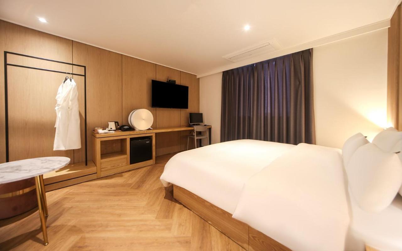 Hotel Lazy Heaven Changwon Bagian luar foto
