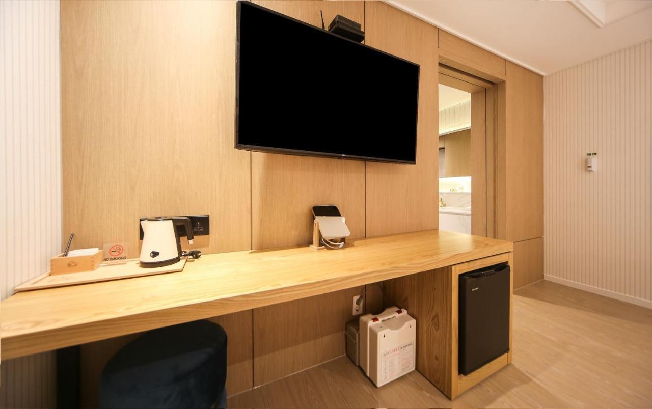 Hotel Lazy Heaven Changwon Bagian luar foto
