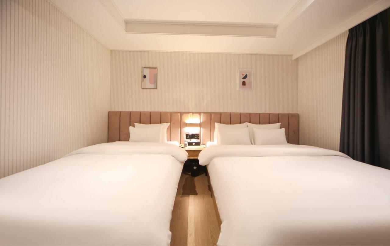 Hotel Lazy Heaven Changwon Bagian luar foto