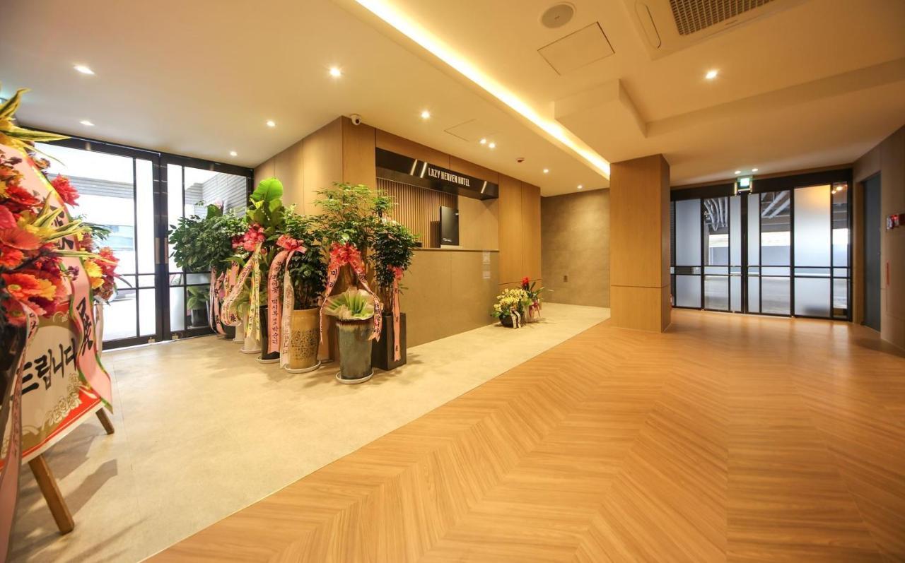 Hotel Lazy Heaven Changwon Bagian luar foto